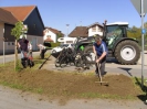 Ansäen der Blumenwiese in Schaibing am 07.05.2016