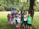 Kinder mähen mit Sense und heuen - 14.07.2018